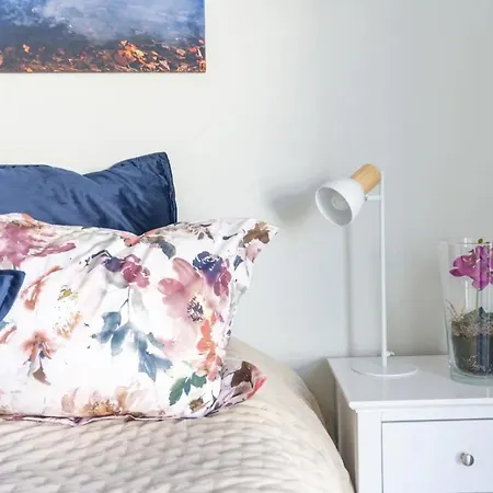 Terraced House Close Town פואנגירולה