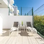 Terraced House Close Town Holiday home *