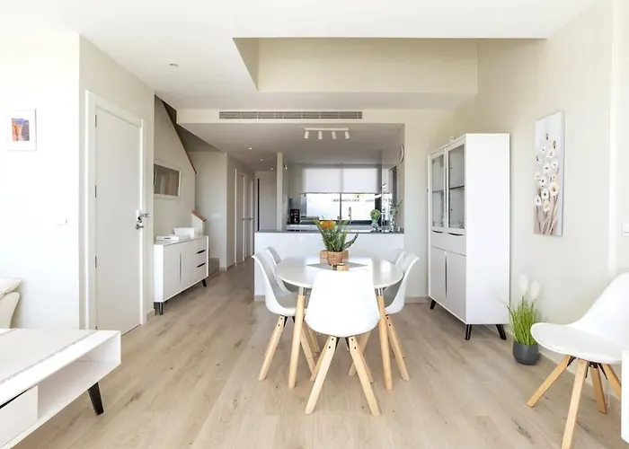 Terraced House Close Town Holiday home *