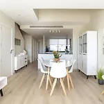 Terraced House Close Town 펜션 *