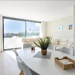 펜션 Terraced House Close Town *