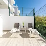 Terraced House Close Town 펜션 *