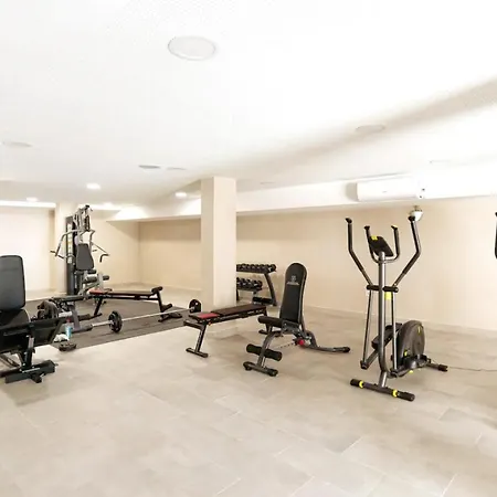 Terraced House Close Town